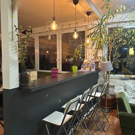 Comebackpackers Hostal *